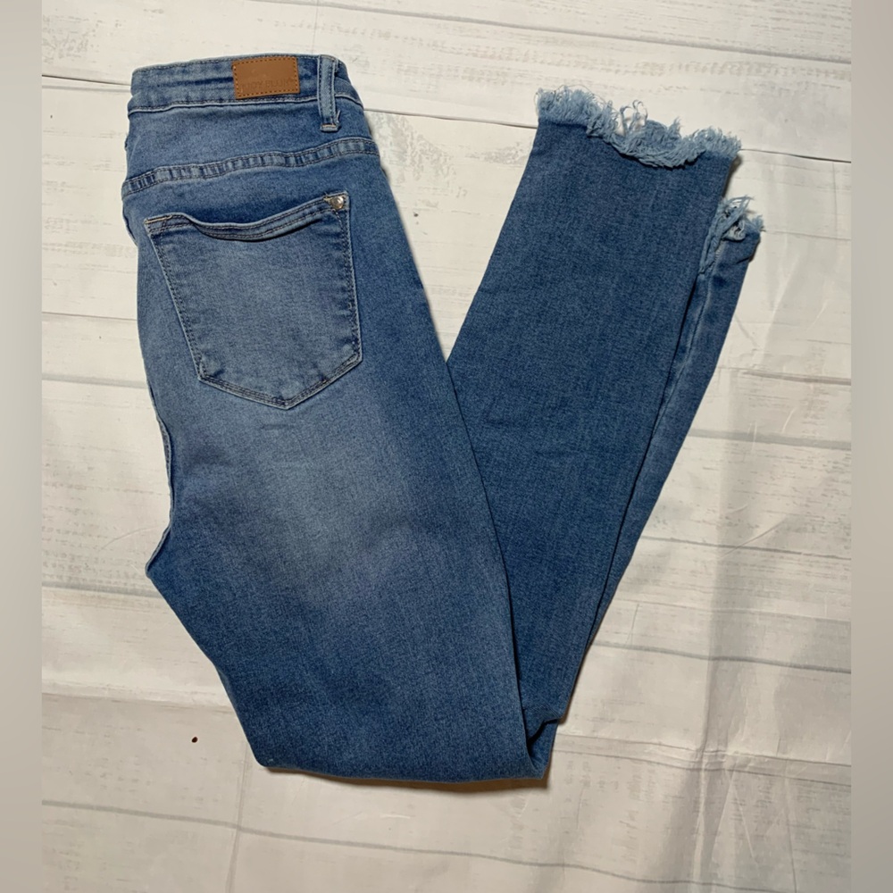 Judy Blue skinny fit Distressed Blue Jeans. Size 7/28. - Picture 2 of 11